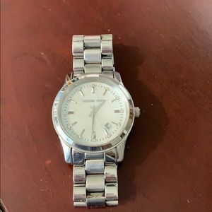 Authentic Michael Kors watch. Barely worn!